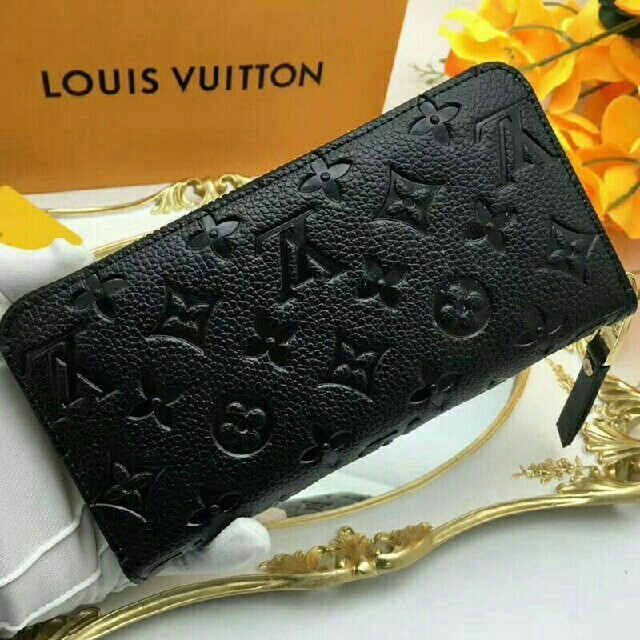 LOUIS VUITTON - LOUIS VUITTON　ルイヴィトン　型押し　黒　長財布 男女兼用
の通販 by ロチウ's shop｜ルイヴィトンならラクマ