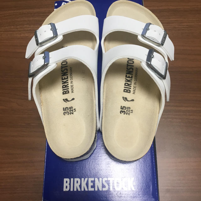 BIRKENSTOCK(ビルケンシュトック)のpowder様専用 新品未使用 ビルケンシュトック アリゾナ レディースの靴/シューズ(サンダル)の商品写真
