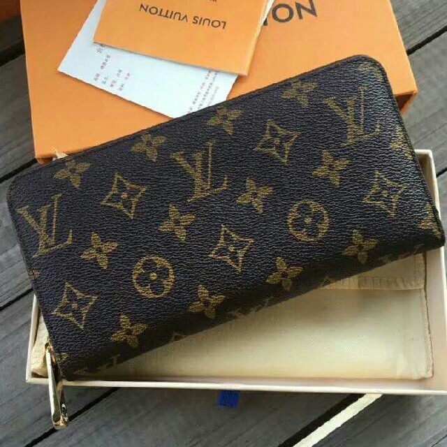 グラハム 時計 レプリカ pv 、 LOUIS VUITTON - LOUIS VUITTON　ルイヴィトン　長財布　モノグラム　在庫あり　即購OKの通販 by ユリコ's shop｜ルイヴィトンならラクマ