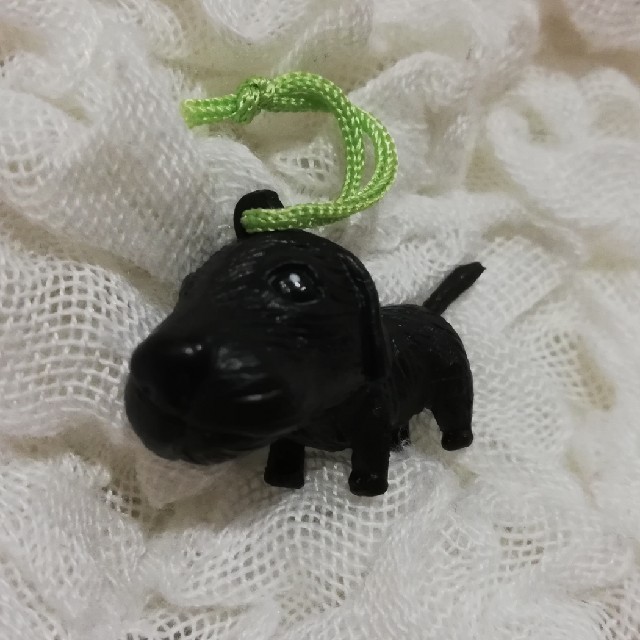 黒犬 キーホルダー レディースのファッション小物(キーホルダー)の商品写真