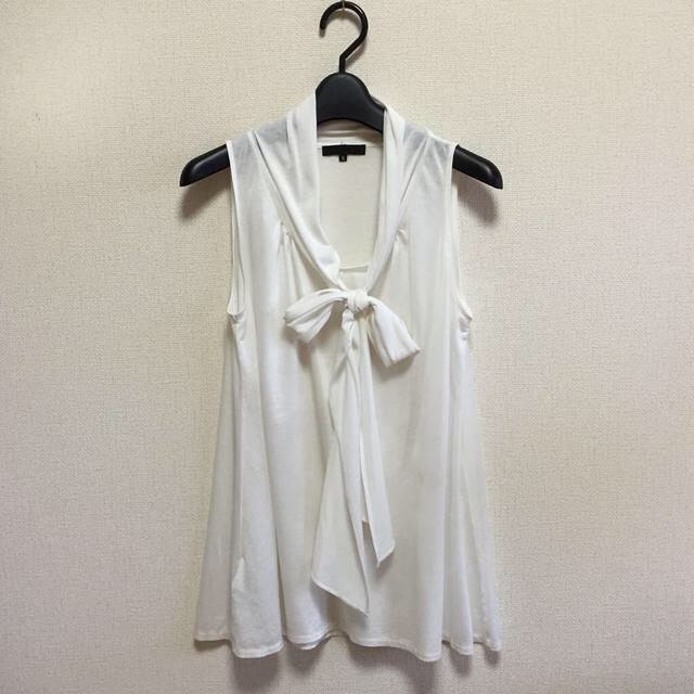 ICB(アイシービー)のまぁ様専用ICB♡ノースリリボンシャツ レディースのトップス(シャツ/ブラウス(半袖/袖なし))の商品写真