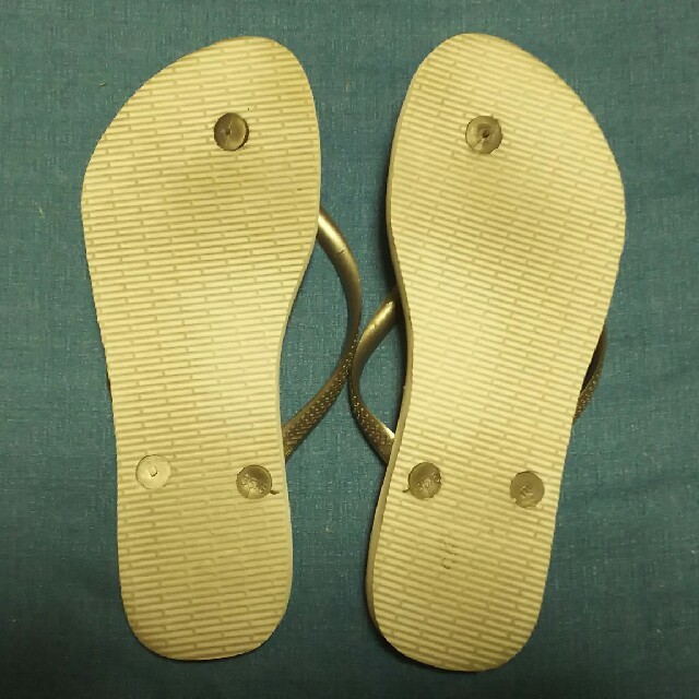 havaianas(ハワイアナス)の【1回使用】ﾊﾜｲｱﾅｽ ﾋﾞｰｻﾝ ｽﾘﾑ 豹柄 35-36 レディースの靴/シューズ(ビーチサンダル)の商品写真