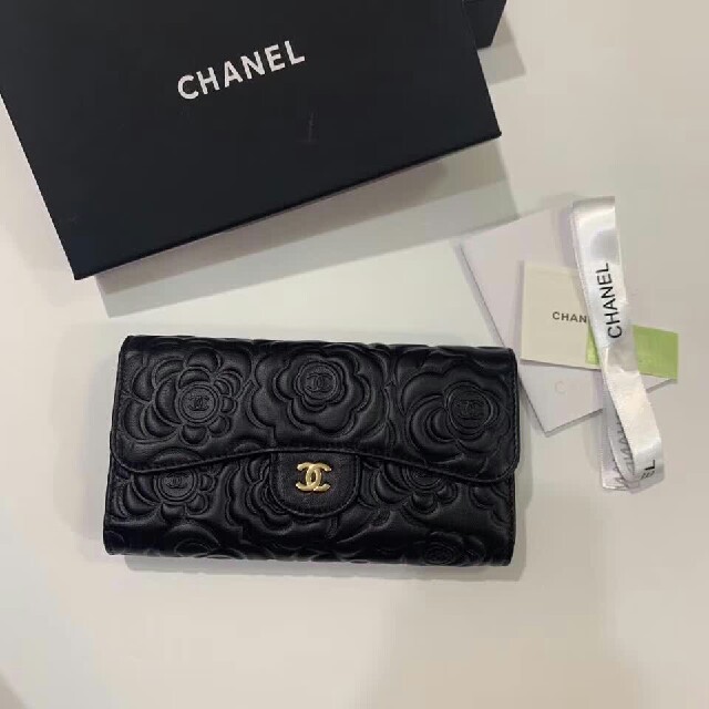 CHANEL - シャネル折り畳み財布の通販 by whitefac's shop｜シャネルならラクマ