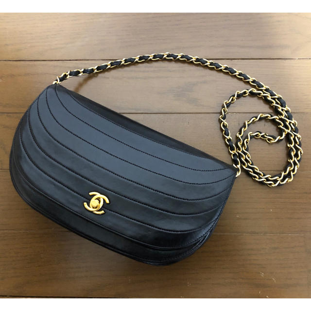 CHANEL - 超美品！ヴィンテージ シャネル ハーフムーン マトラッセ チェーンバッグの通販 by vintage bag proshop｜シャネルならラクマ