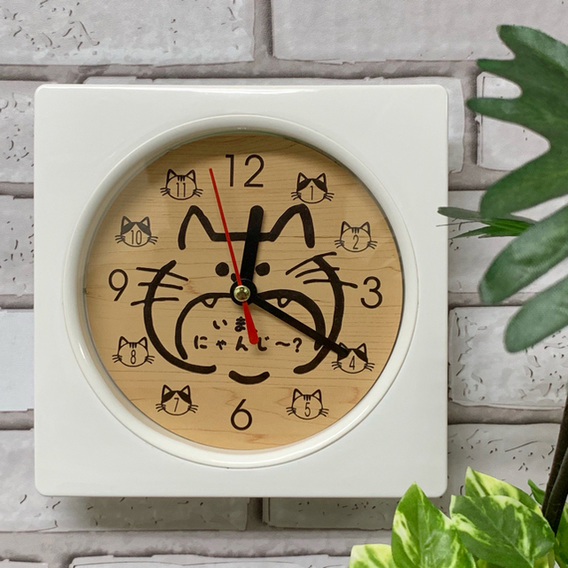 【名入れ・送料無料】木目調 Wall clock (猫) 時計 壁掛け時計 インテリア/住まい/日用品のインテリア小物(掛時計/柱時計)の商品写真