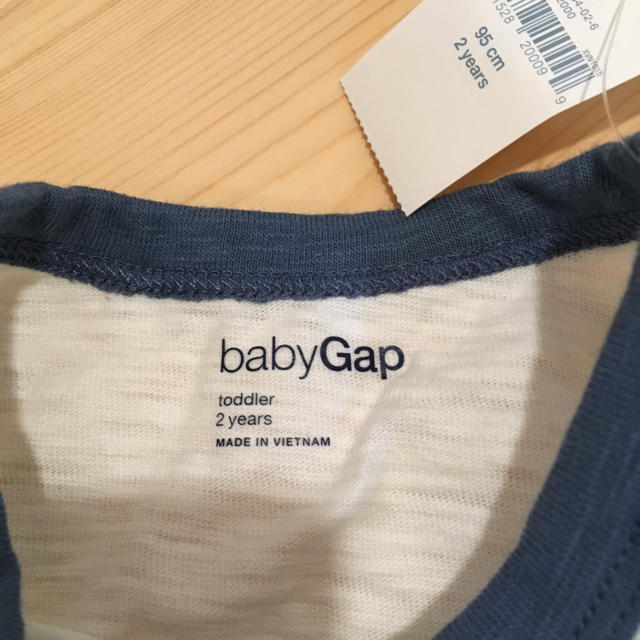 GAP(ギャップ)の【新品】GAP Tシャツ 95cm キッズ/ベビー/マタニティのキッズ服男の子用(90cm~)(Tシャツ/カットソー)の商品写真