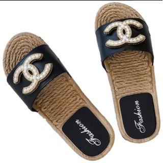 新品　CHANEL サンダル　黒(サンダル)