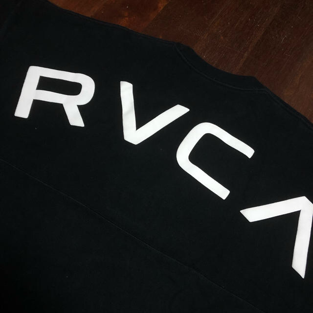 RVCA Sサイズ ブラックの通販 by TWD's shop｜ルーカならラクマ - rvca アーチロゴ ビックtシャツ 低価安い