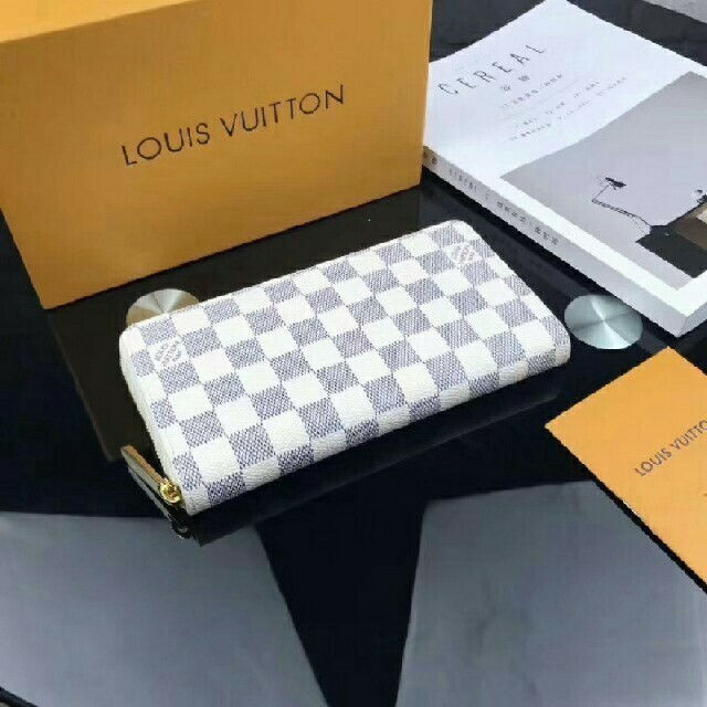 LOUIS VUITTON - ルイヴィトン LOUIS VUITTONの通販 by ペロバ's shop｜ルイヴィトンならラクマ