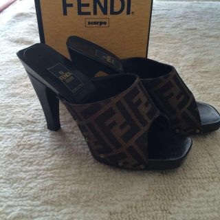 フェンディ(FENDI)のフェンディ超美品サンダル美脚(サンダル)