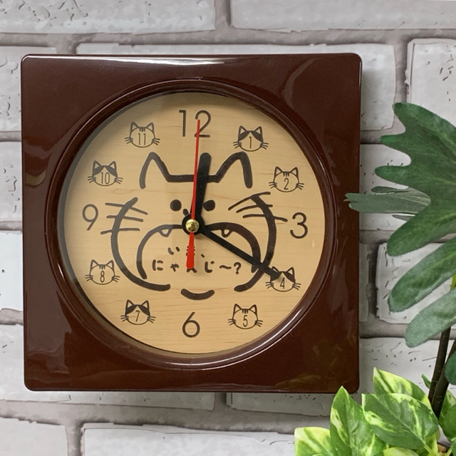 【名入れ・送料無料】木目調 Wall clock (猫) 時計 壁掛け時計 インテリア/住まい/日用品のインテリア小物(掛時計/柱時計)の商品写真