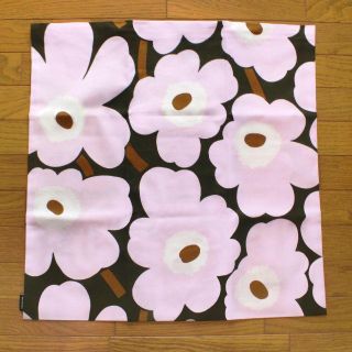 マリメッコ(marimekko)のマリメッコ　クッションカバー　ウニッコライトピンク(クッションカバー)