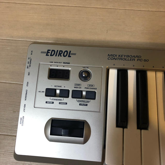 Roland(ローランド)のキーボード MIDIキーボード コントローラー EDIROL PC-50 楽器のDTM/DAW(MIDIコントローラー)の商品写真