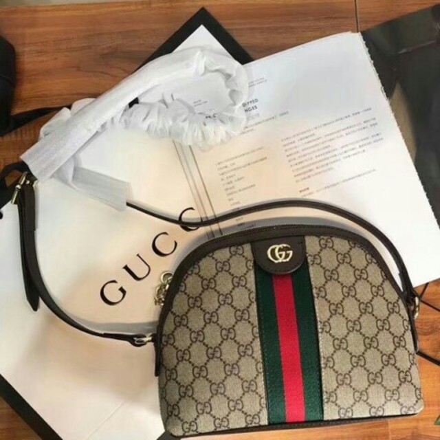 Gucci - GUCCIグッチ レザー ボディバッグ　ショルダーバッグの通販 by ラニア's shop｜グッチならラクマ