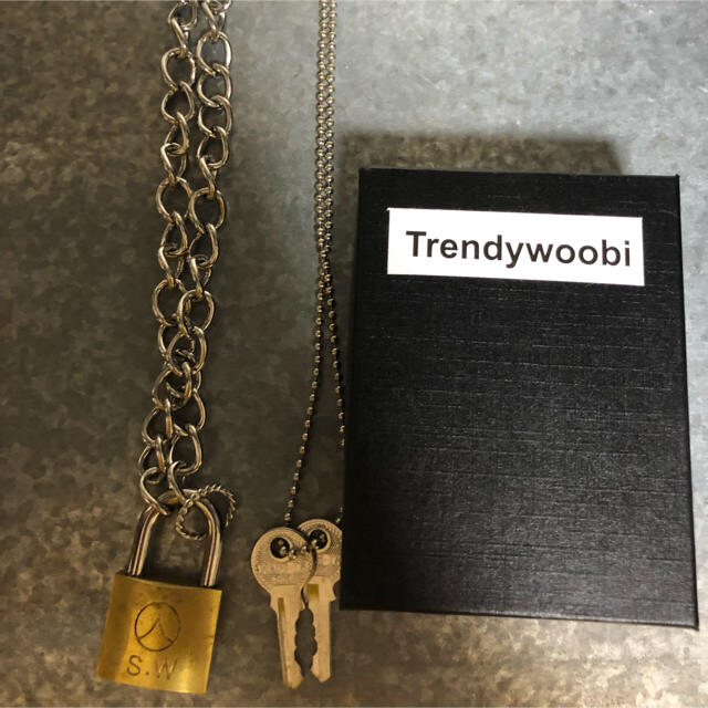 防弾少年団(BTS)(ボウダンショウネンダン)の南京錠ネックレス trendywoobi メンズのアクセサリー(ネックレス)の商品写真