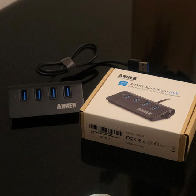 Anker USB 3.0 高速4ポートハブ (ブラック) アルミニウム スマホ/家電/カメラのPC/タブレット(PC周辺機器)の商品写真