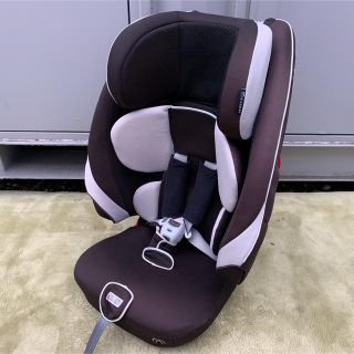 大幅値下げ！ エールベベ  ☆ ジュニアシート ☆ グローバ ALC350 ☆(自動車用チャイルドシート本体)