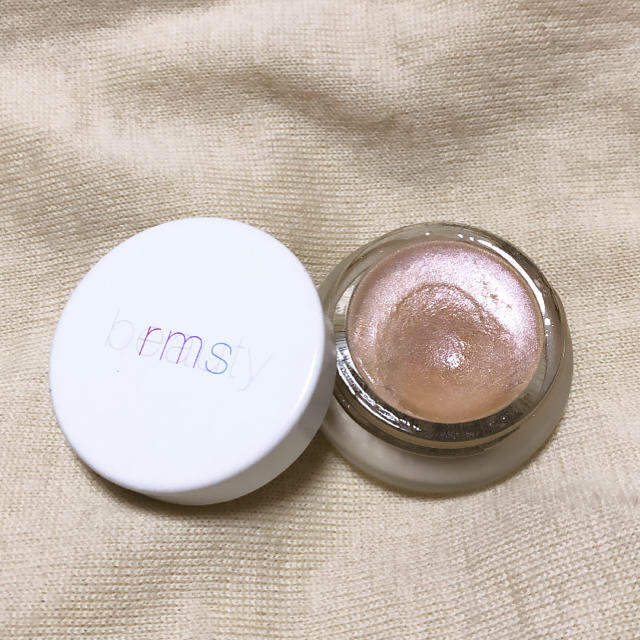 Cosme Kitchen(コスメキッチン)のrms beauty シャンパンローズルミナイザー コスメ/美容のベースメイク/化粧品(フェイスカラー)の商品写真