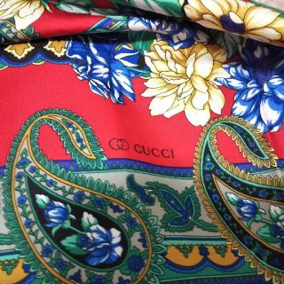 グッチ(Gucci)の本物！ 美品！ GUCCI グッチ 大判 スカーフ ワンポイント等に♡(バンダナ/スカーフ)