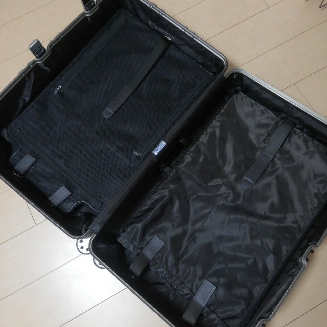 RIMOWA(リモワ)の【ナポレオン13さま専用】RIMOWAリモワトパーズチタニウム4輪スーツケース メンズのバッグ(トラベルバッグ/スーツケース)の商品写真