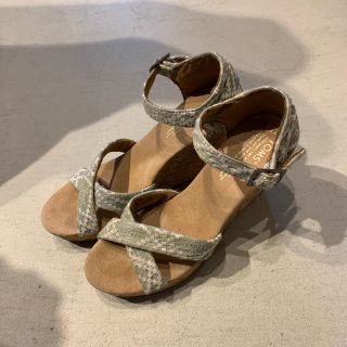 トムズ(TOMS)のTOMS ウエッジソール ウエッジヒール 美品(サンダル)