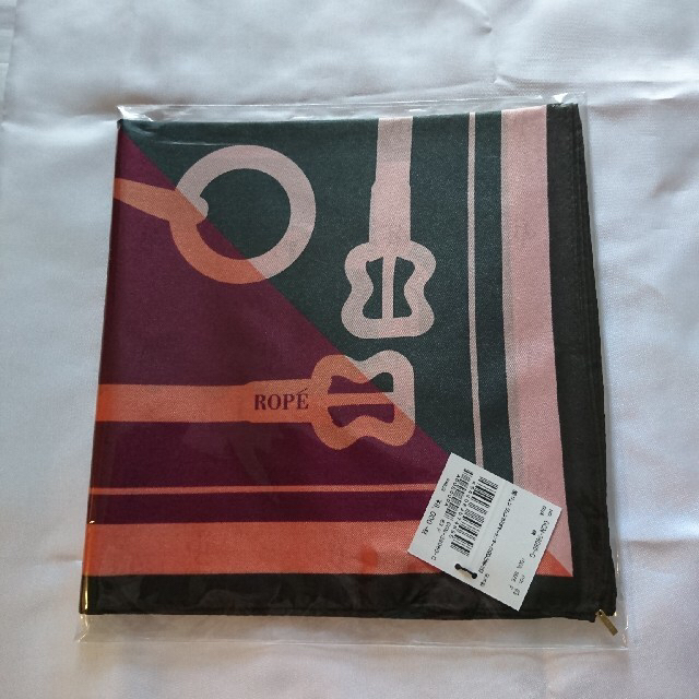 ROPE’(ロペ)の【新品・未使用】ROPE リバイバルベルト柄 スカーフ ピンク レディースのファッション小物(バンダナ/スカーフ)の商品写真