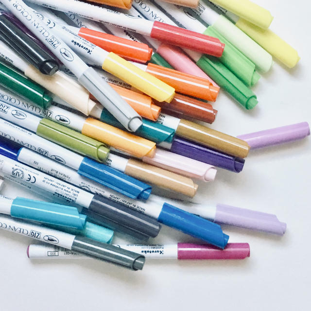 クレタケ ZIG クリーンカラー リアルブラッシュ(カラー水彩ペン) 49色 エンタメ/ホビーのアート用品(カラーペン/コピック)の商品写真