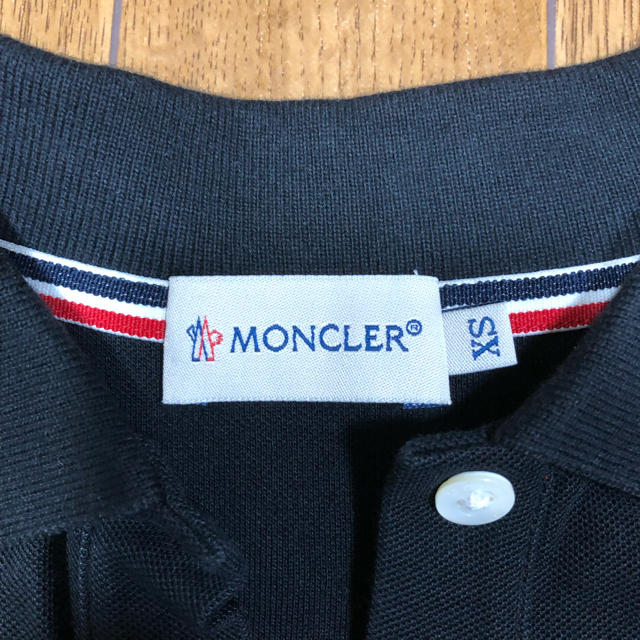 MONCLER(モンクレール)のモンクレール ポロシャツ 黒 レディースのトップス(ポロシャツ)の商品写真