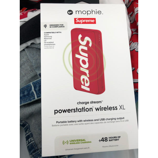 Supreme(シュプリーム)のSupreme®/mophie® powerstation wireless スマホ/家電/カメラのスマートフォン/携帯電話(バッテリー/充電器)の商品写真