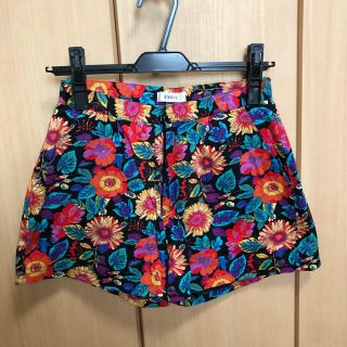 エヴリス(EVRIS)のEVRIS 花柄ショートパンツ(ショートパンツ)