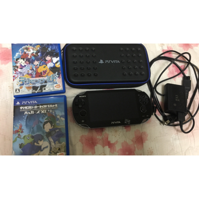 PlayStation Vita ソフト、充電器、ケース、メモリーカード付き - 携帯