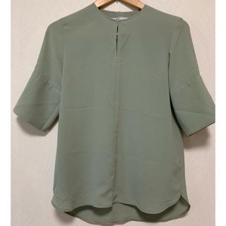 アイシービー(ICB)のりんご様専用 BEIGE. ブラウス(シャツ/ブラウス(半袖/袖なし))