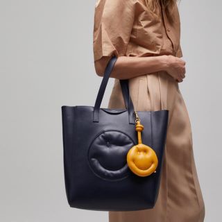 アニヤハインドマーチ(ANYA HINDMARCH)の新品未使用 ANYA HINDMARCH チャビースマイル レザートート(トートバッグ)