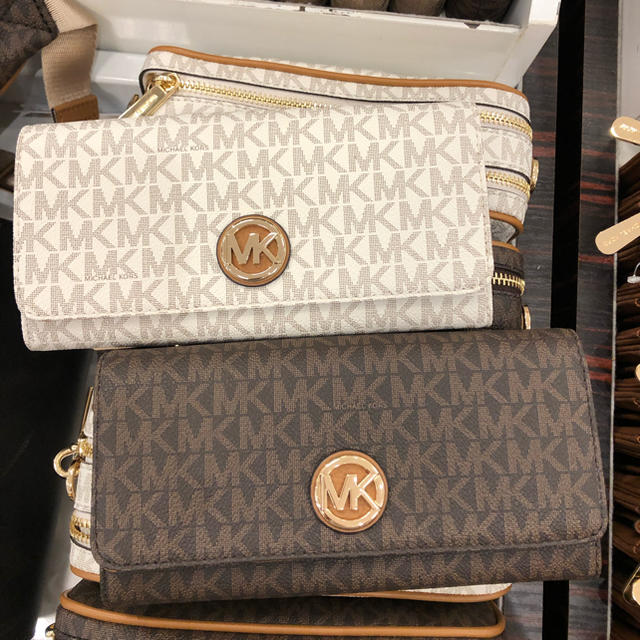 Michale Kors マイケルコース 長財布 モノグラムバニラ