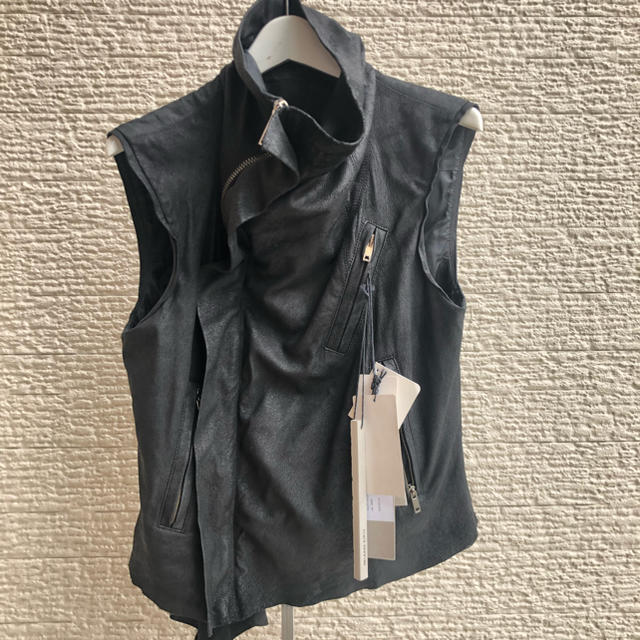 Rick Owens(リックオウエンス)のrickowens リックオウエンス 変形 レザージレベスト 40 レディースのトップス(ベスト/ジレ)の商品写真