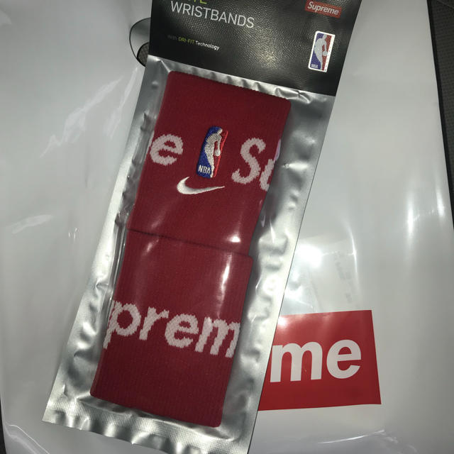 Supreme(シュプリーム)の supreme リストバンド メンズのアクセサリー(バングル/リストバンド)の商品写真