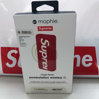 supreme モバイルバッテリー(バッテリー/充電器)