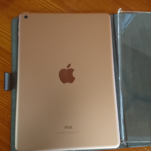 iPad(アイパッド)のもくもく様専用 iPad 第6世代 Wi-Fiモデルゴールド 128GB スマホ/家電/カメラのPC/タブレット(タブレット)の商品写真