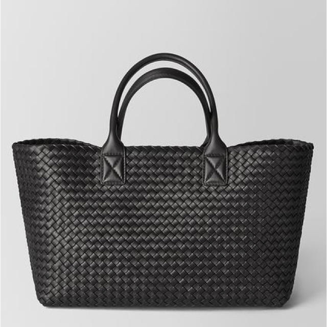 BOTTEGA VENETA ミディアム カバ 黒