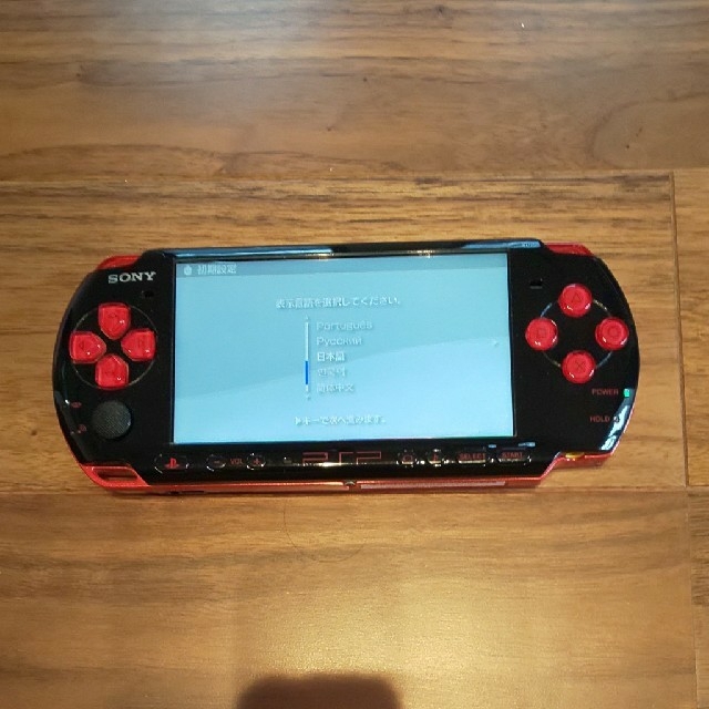 PlayStation Portable(プレイステーションポータブル)のPSP2000、3000本体、メモリースティック2GB、8GB エンタメ/ホビーのゲームソフト/ゲーム機本体(携帯用ゲーム機本体)の商品写真