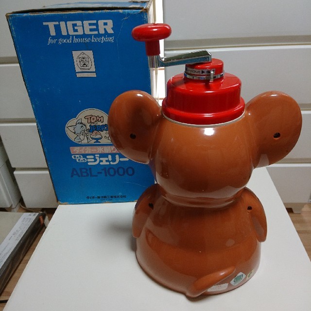 TIGER(タイガー)の昭和レトロ☆トムとジェリー かき氷機☆ インテリア/住まい/日用品のキッチン/食器(調理道具/製菓道具)の商品写真