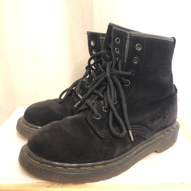 Dr.Martens(ドクターマーチン)のused Dr.Martensドクターマーチン ブラックスエードブーツ レディースの靴/シューズ(ブーツ)の商品写真