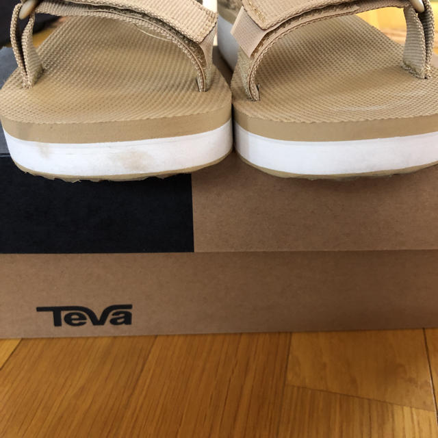 Teva(テバ)のお値下げ☆TEVA MIDFORM UNIVERSALサンダル  ベージュ レディースの靴/シューズ(サンダル)の商品写真