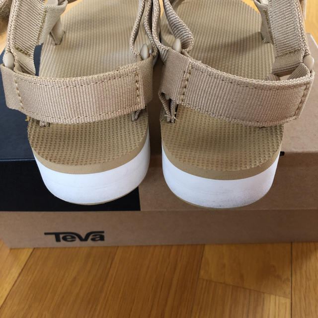 Teva(テバ)のお値下げ☆TEVA MIDFORM UNIVERSALサンダル  ベージュ レディースの靴/シューズ(サンダル)の商品写真