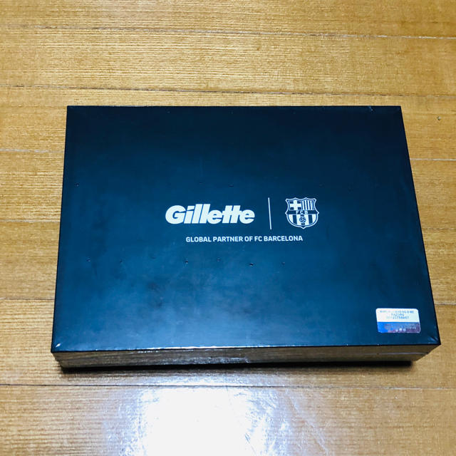 ハーフナーマイク様用   Gillette   バルセロナ  コラボ髭剃り スマホ/家電/カメラの美容/健康(メンズシェーバー)の商品写真