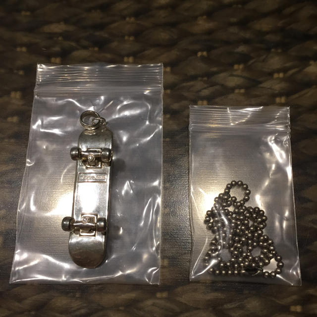 Supreme - MADBUNNY様専用Supreme デッキペンダントガブリエルユリスト