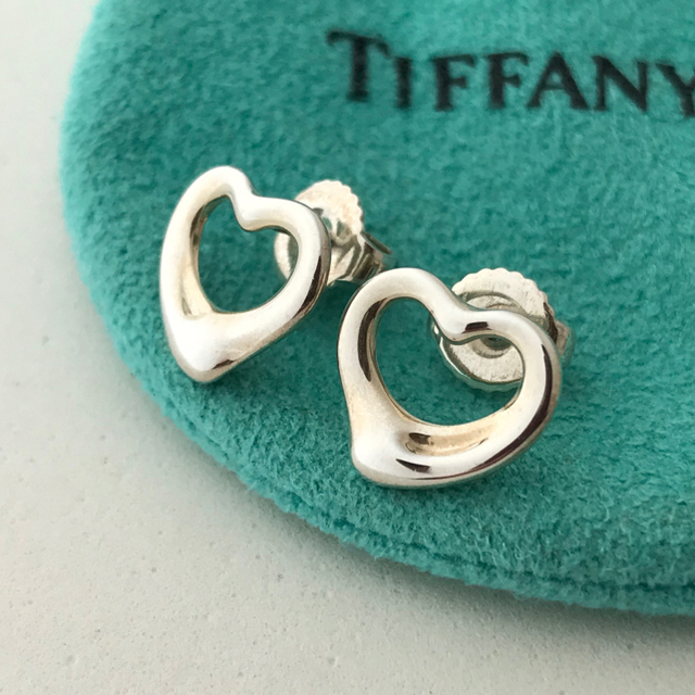 Tiffanyのスモールオープンハートピアス　美品のサムネイル
