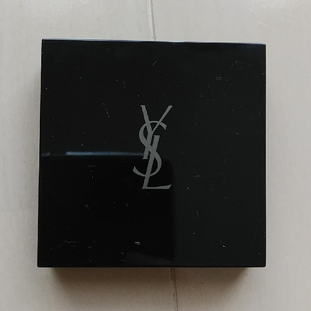 Saint Laurent(サンローラン)のYVES SAINT LAURENT⭐アイシャドー コスメ/美容のベースメイク/化粧品(アイシャドウ)の商品写真