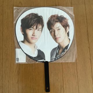 トウホウシンキ(東方神起)の東方神起 a-nation 2011ジャンボうちわ(アイドルグッズ)