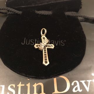 ジャスティンデイビス(Justin Davis)のJustin Davis  cross with crown ペンダント(ネックレス)